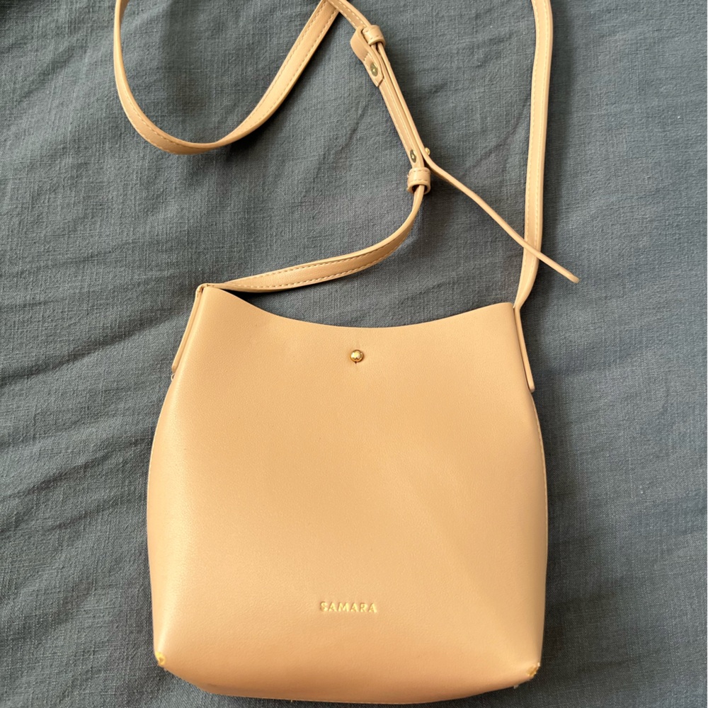 Cute minimalist style mini crossbody tote by Samara beige